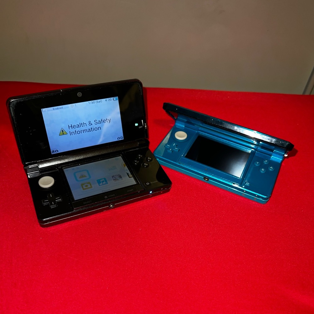 Nintendo3DS System- Aqua Blue💙Nintendo 3DS Console CosmoBlack Used🖤missing pen